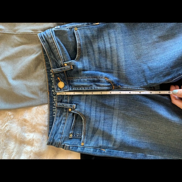 High-Rise Articles of Society Jeans - Picture 6 of 6